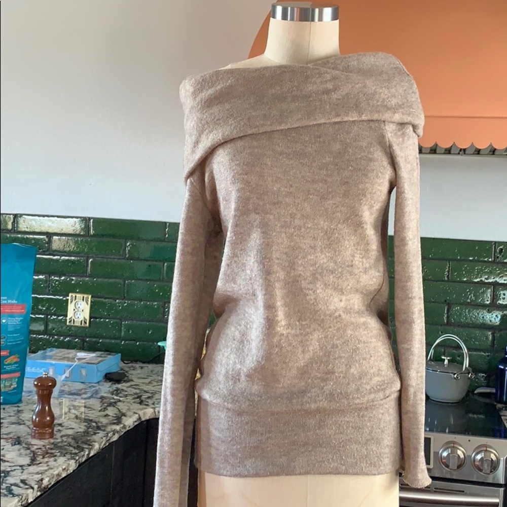 Azbro on/off shoulder sweater